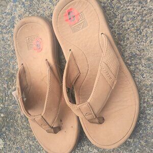 Reef Men's Leather Santa Ana Flip Flop TAN Sandals Mens size 6 **NEW WITH FLAWS